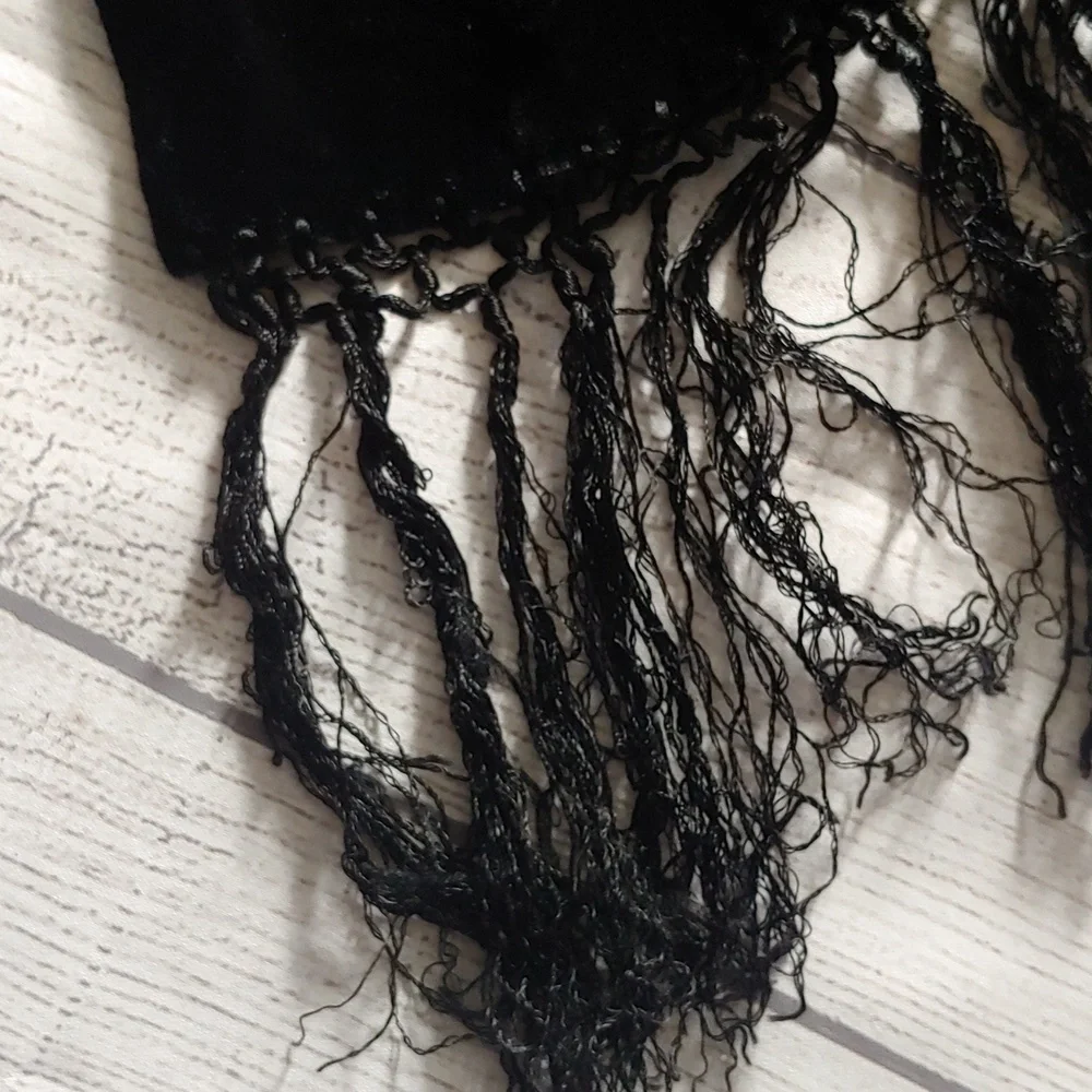 Valerie Stevens amazing scarf